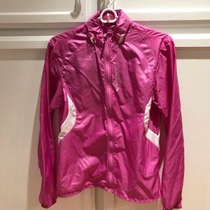 Brooks lightweight shell